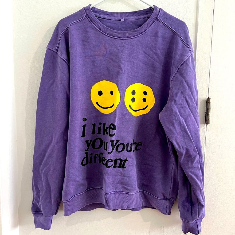 Oversized purple crew neck sweatshirt